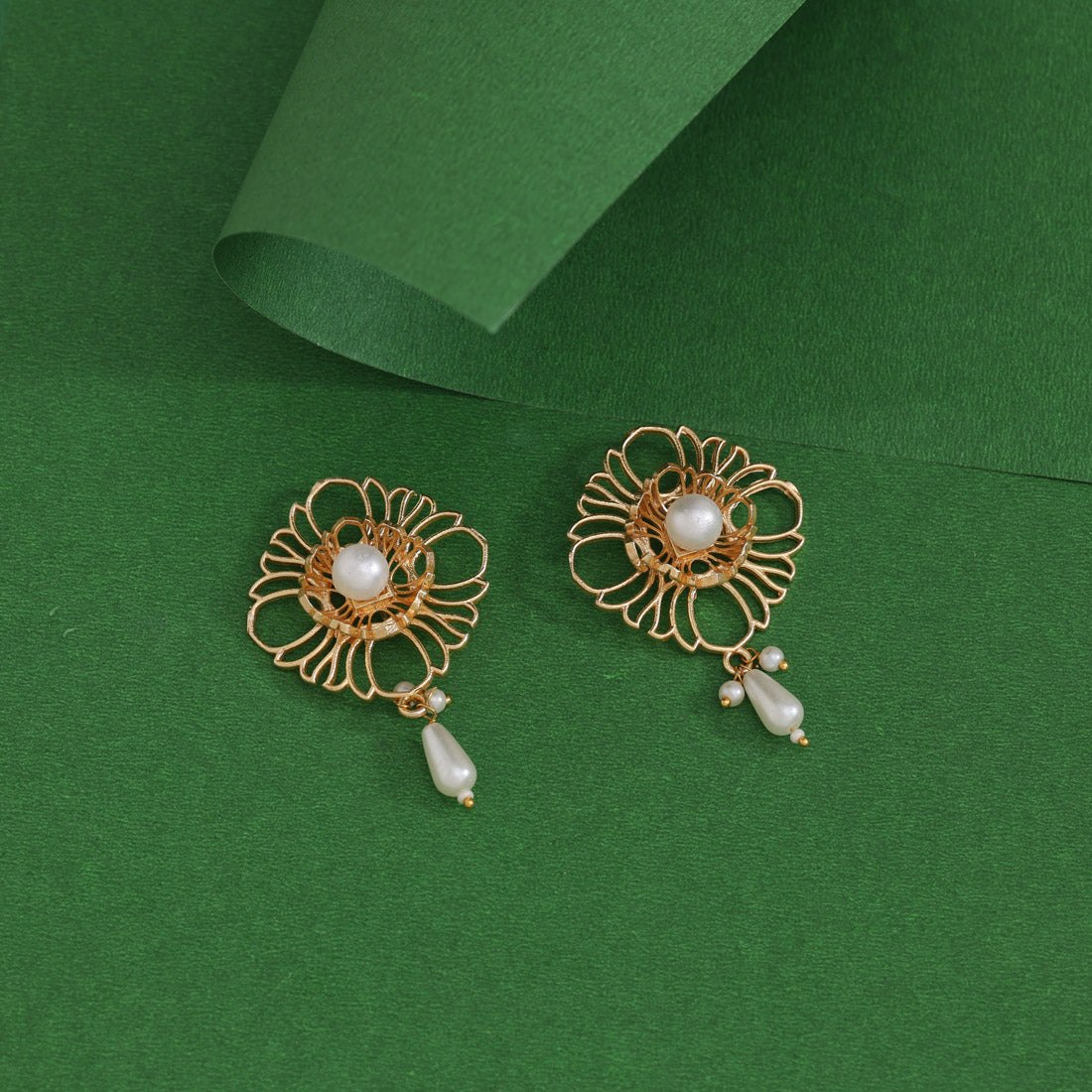 White Color Amrapali Earrings