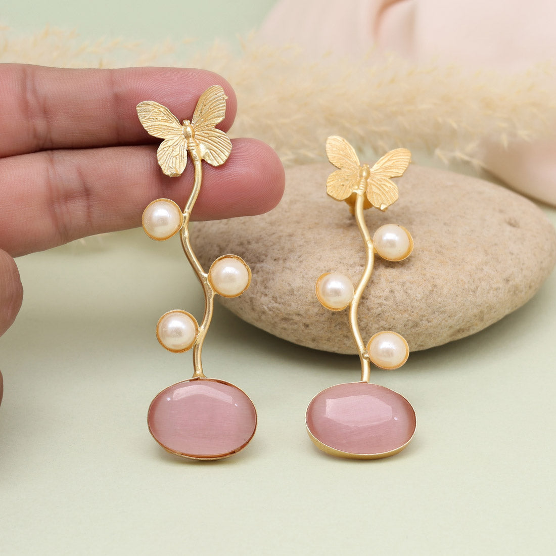 Lovely Pink Color Amrapali Earrings