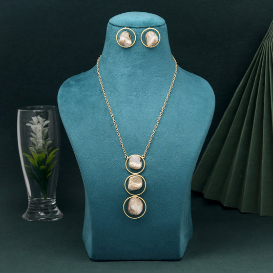 White Color Amrapali Necklace Set With Traditional Motifs And Elegant Craftsmanship