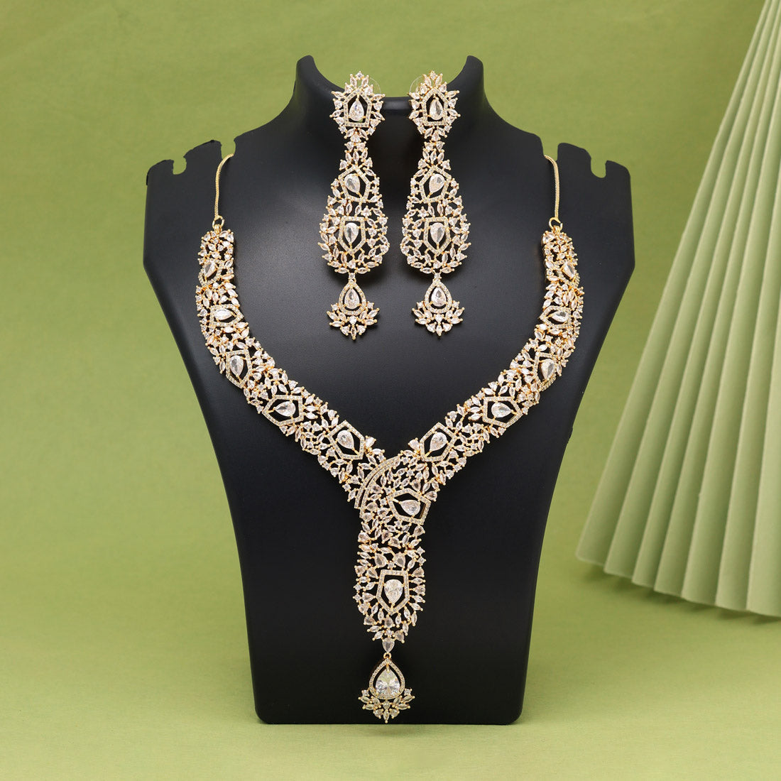 White Color American Diamond Necklaces Set