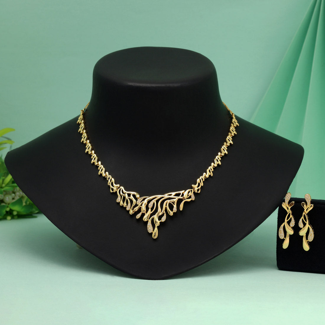 White Color American Diamond Necklace Set With Radiant Shine For Bridal Wear