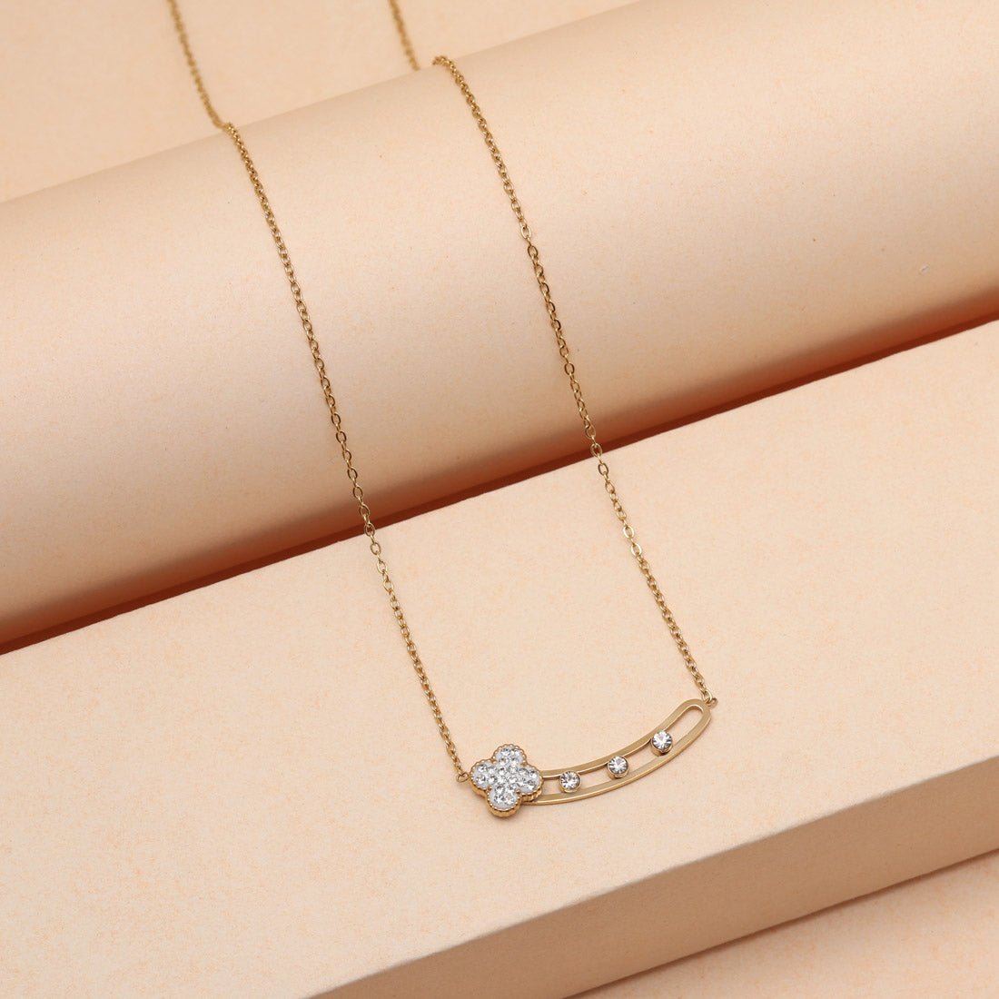 White Color Stainless Steel 18k Gold Plated Demi Fine Pendant