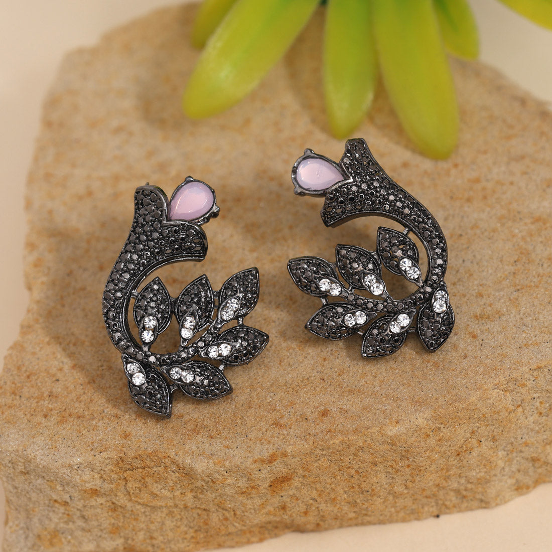 Assorted Color Assorted Color And Design 10 Pairs Of Black Antique Earrings (DRKDE142CMB)