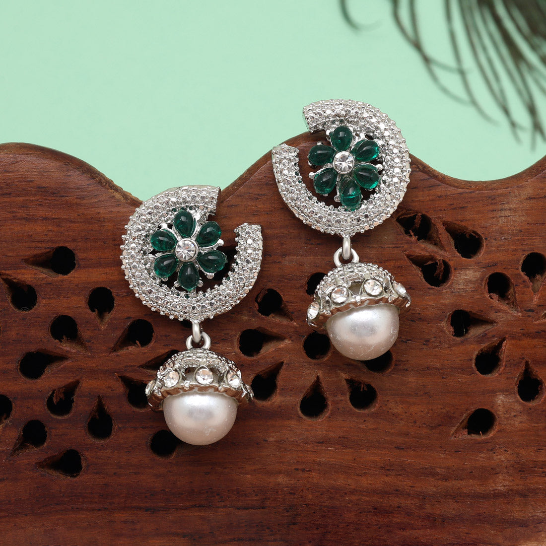 Fresh Green Color Fashion Earrings