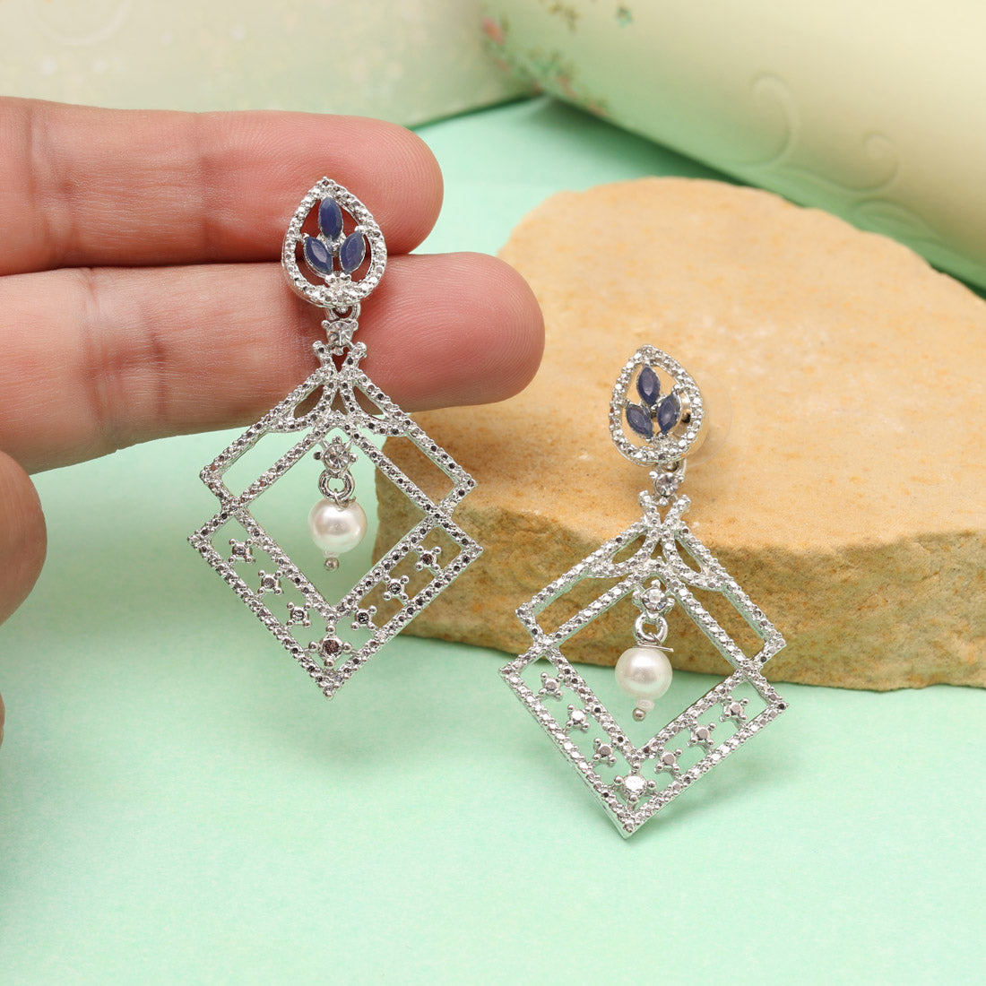 Sparkling Blue Color Fashion Earrings