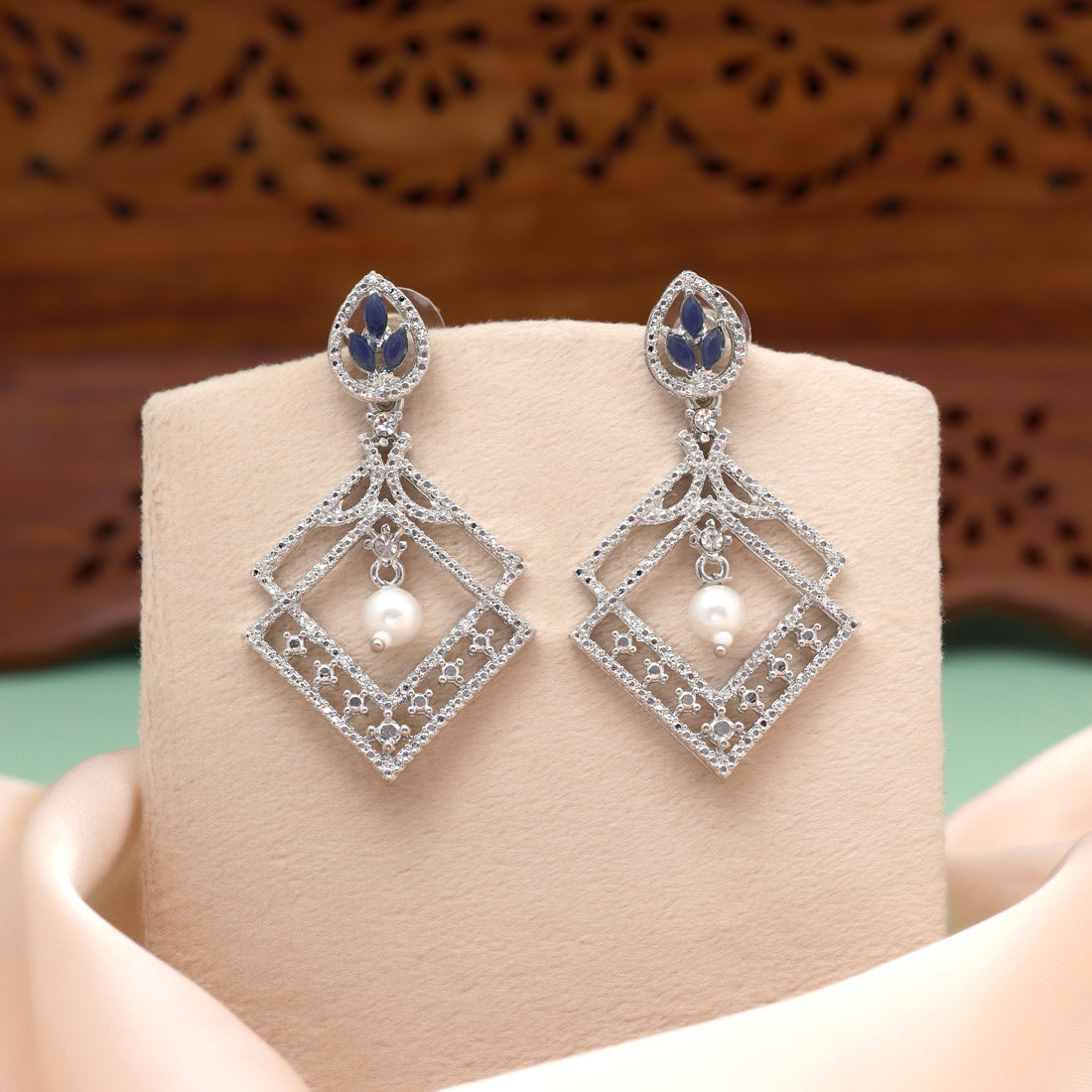 Sparkling Blue Color Fashion Earrings