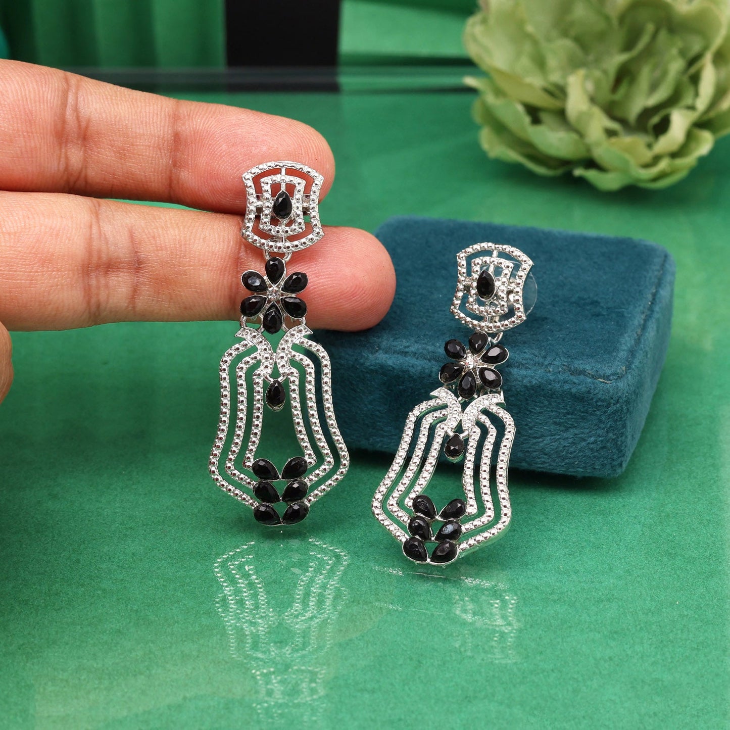 Dark Black Color Fashion Earrings That Bring Depth To Minimalist Wardrobes
