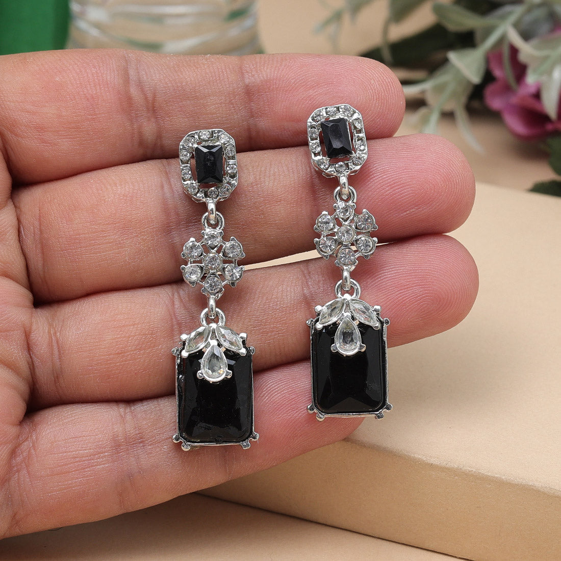 Black Color Fashion Earrings In Unique Geometric Cut For Girls