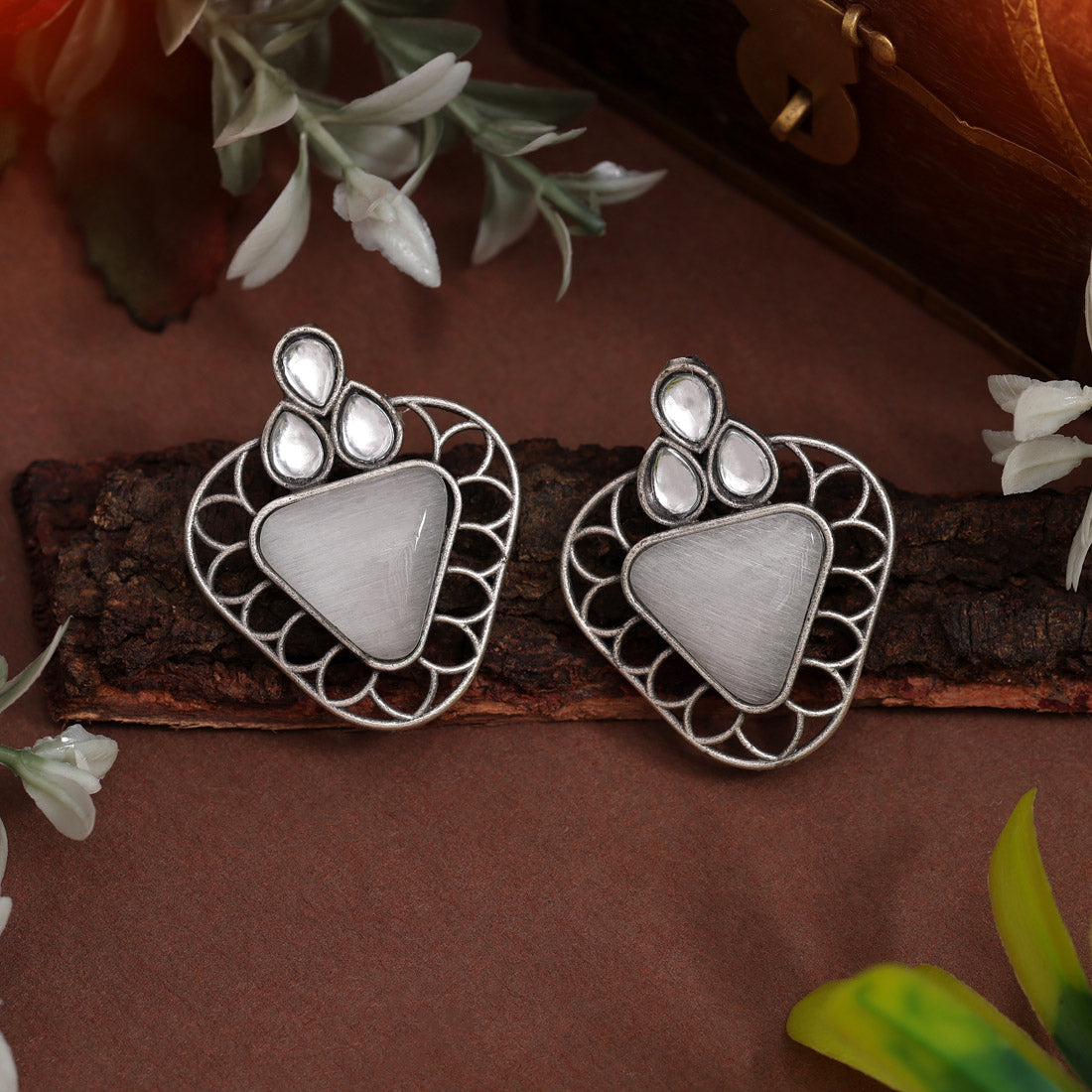 Off White Color Monalisa Stone Oxidised Earrings (GSE2829OWHT)