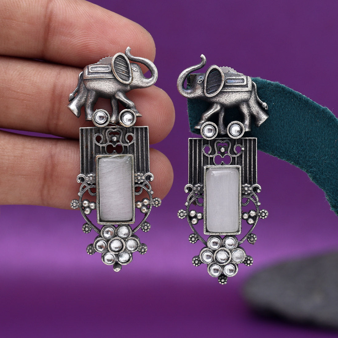 Off White Color Oxidised Earrings (GSE2996OWHT)