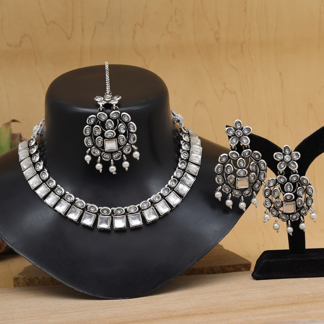 Silver Color Oxidised Kundan Necklace Set (GSN2026SLV)