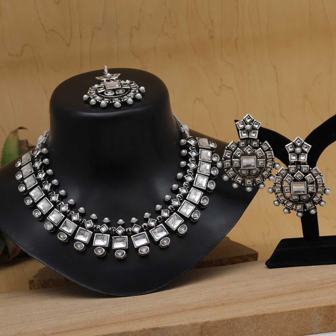 Silver Color Oxidised Kundan Necklace Set (GSN2027SLV)