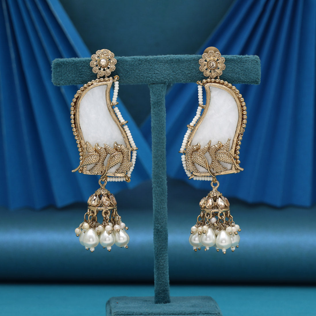 White Color Mother Of Pearl Kundan Earrings