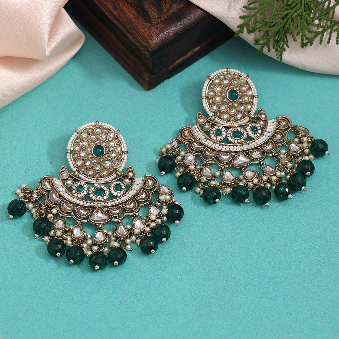 Green Color Kundan Earrings (KDE946GRN)