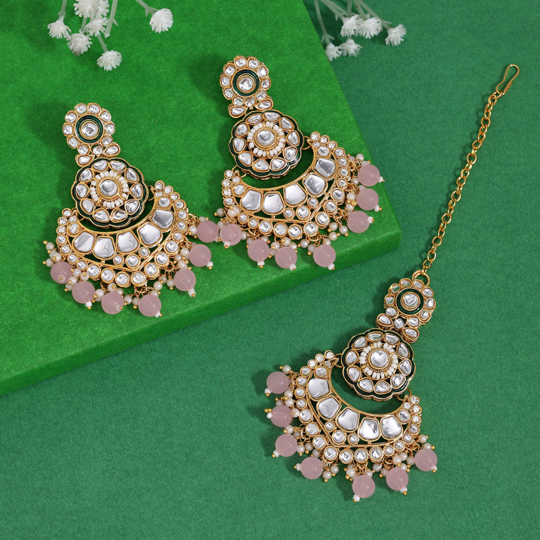 Pink Color Kundan Earrings With Maang Tikka (KDTE570PNK