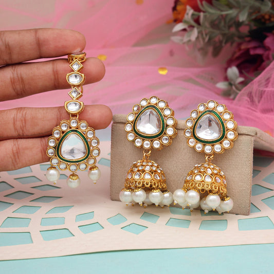 White Color Kundan Earrings With Maang Tikka (KDTE574WHT