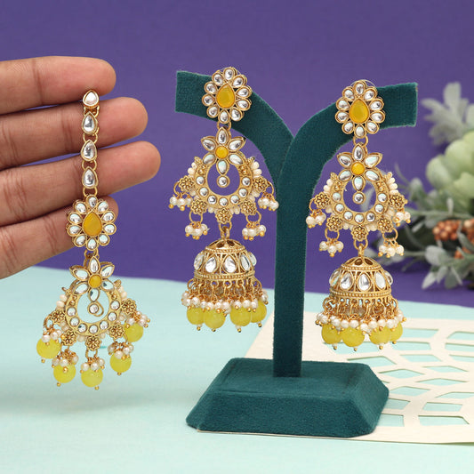 Yellow Color Kundan Earrings With Maang Tikka (KDTE575YLW)