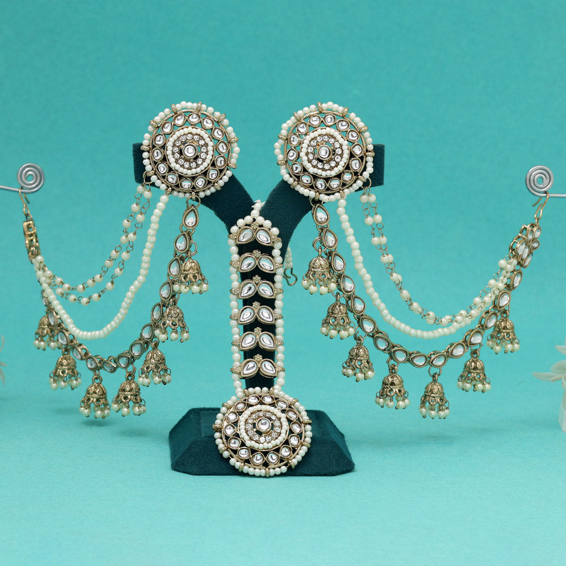 Pure White Color Kundan Earrings With Maang Tikka