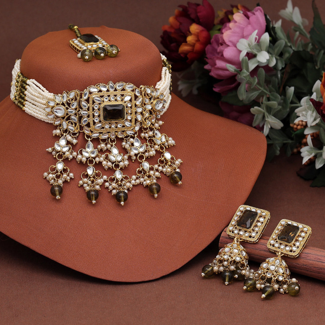 Mehandi Green Color Choker Kundan Necklace Set (KN1357MGRN)