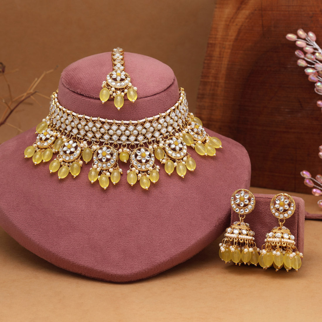 Gold Color Royal Choker Kundan Necklace Set