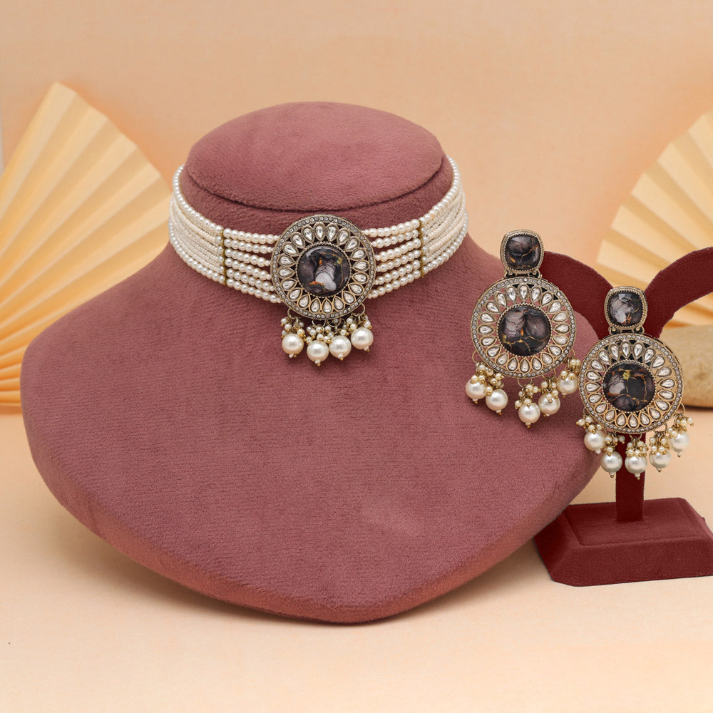 Black Color Choker Kundan Necklace Set