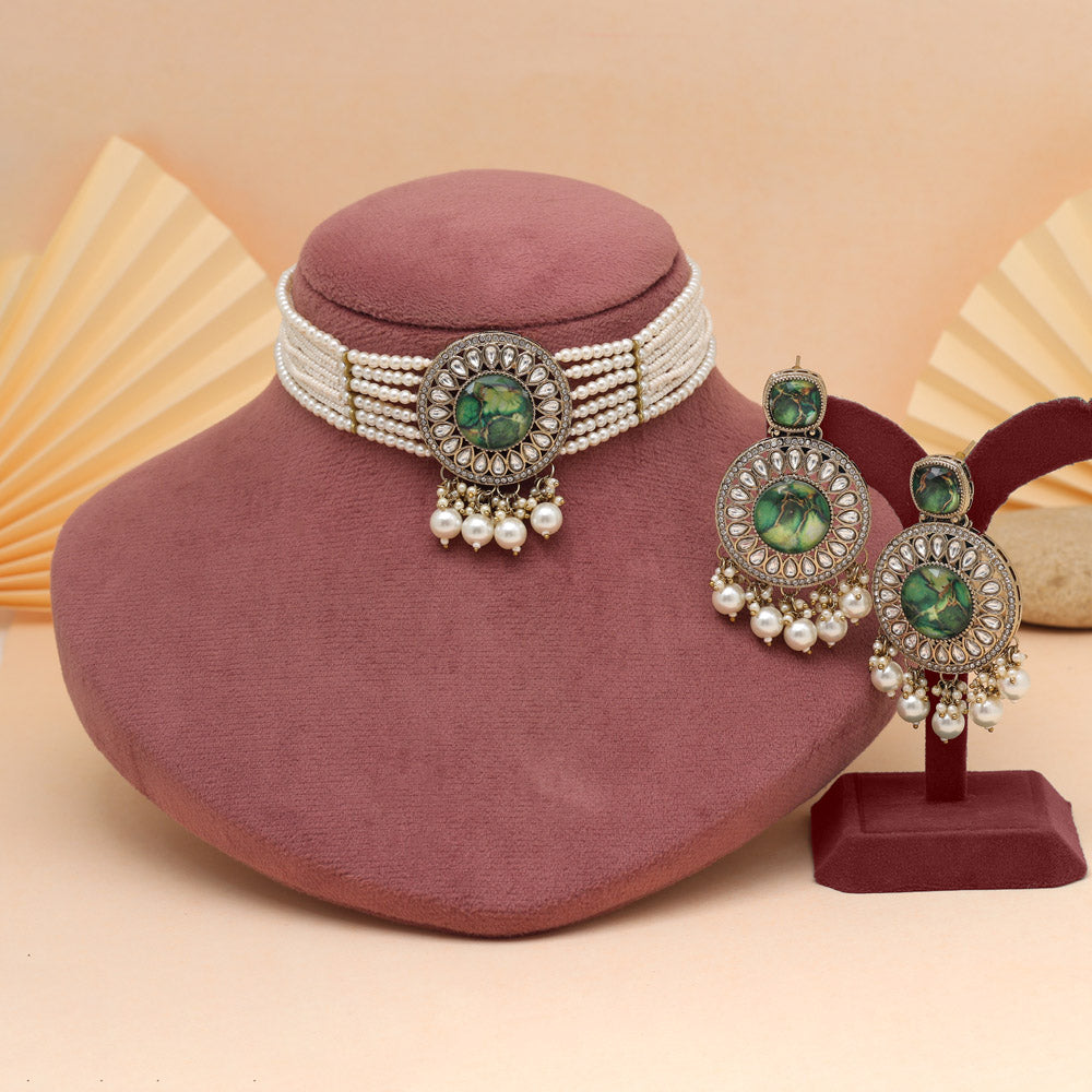 Green Color Choker Kundan Necklace Set