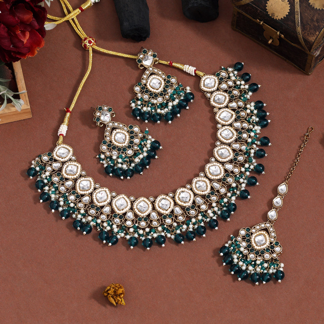 Elegant Turquoise Blue Color Kundan Necklace Set