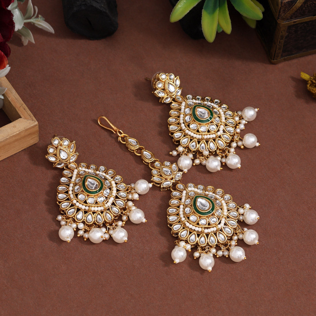 Pure White Color Kundan Necklace Set