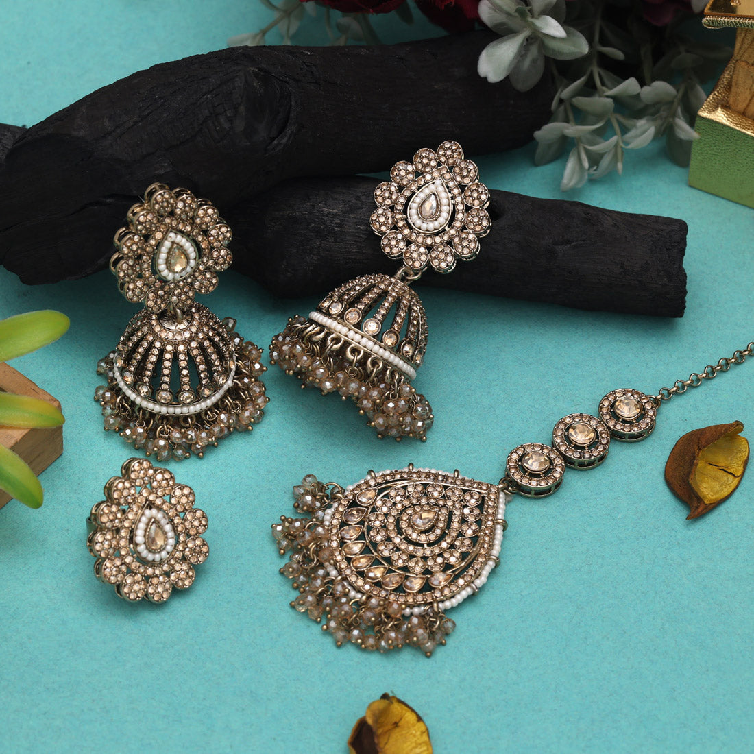 Traditional Gold Color Pakistani Kundan Necklace Set