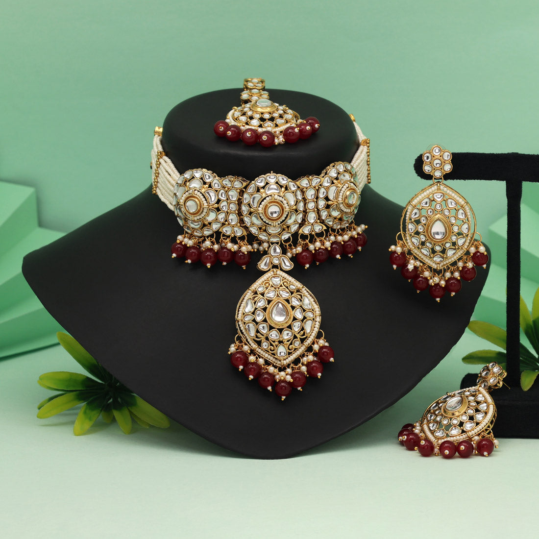 Maroon Color Choker Kundan Necklace Set With Stylish Layered Design