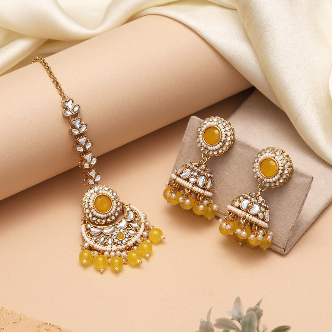 Yellow Color Choker Kundan Necklace Set Designed For Traditional Look