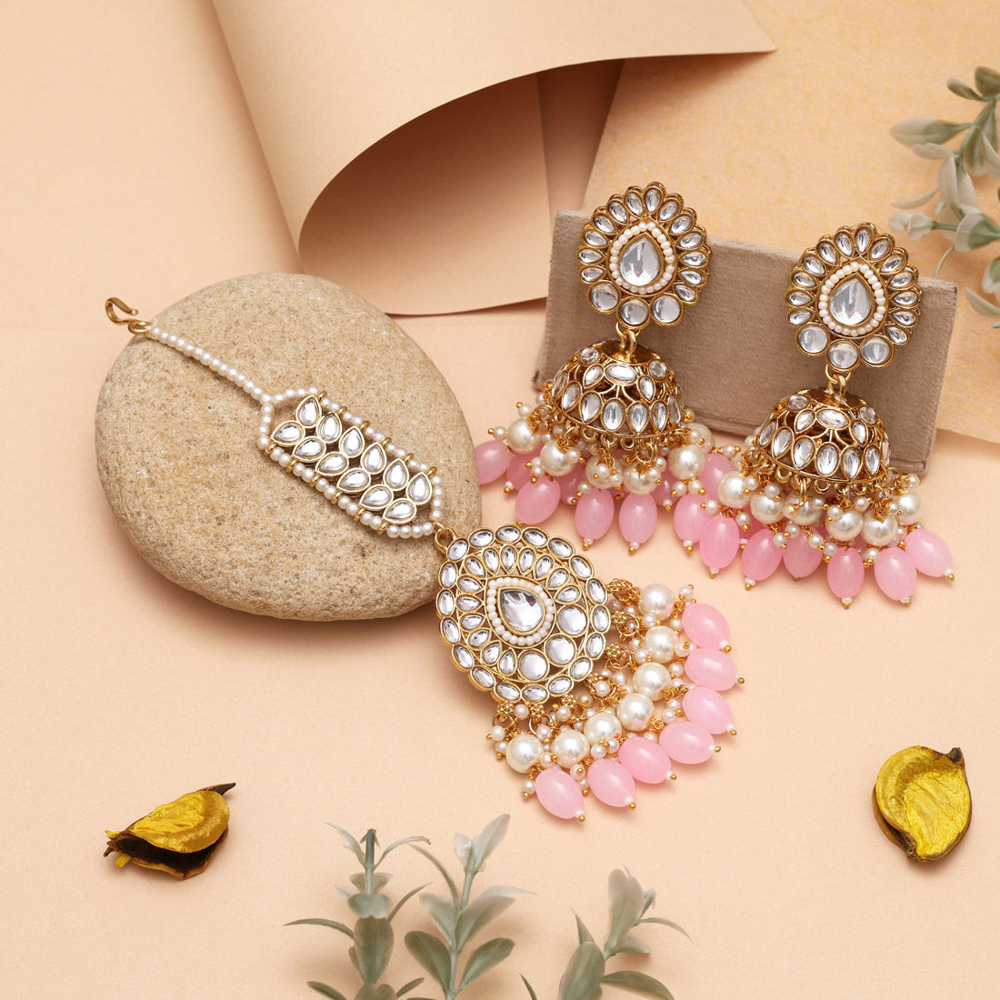 Pink Color Kundan Necklace Set With Classic Design And Sparkling Stones