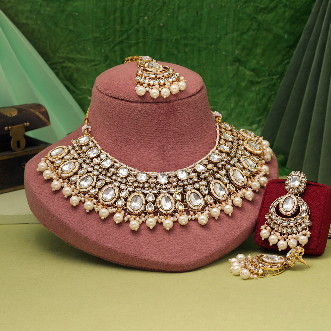 Pure White Color Kundan Necklace Set For Bridal Or Festive Looks