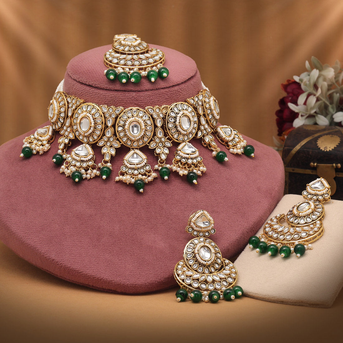Contemporary Green Color Choker Kundan Necklace Set With Modern Styling