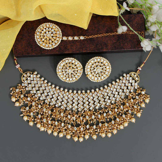Gold Color Kundan Necklace Set (KN828GLD)