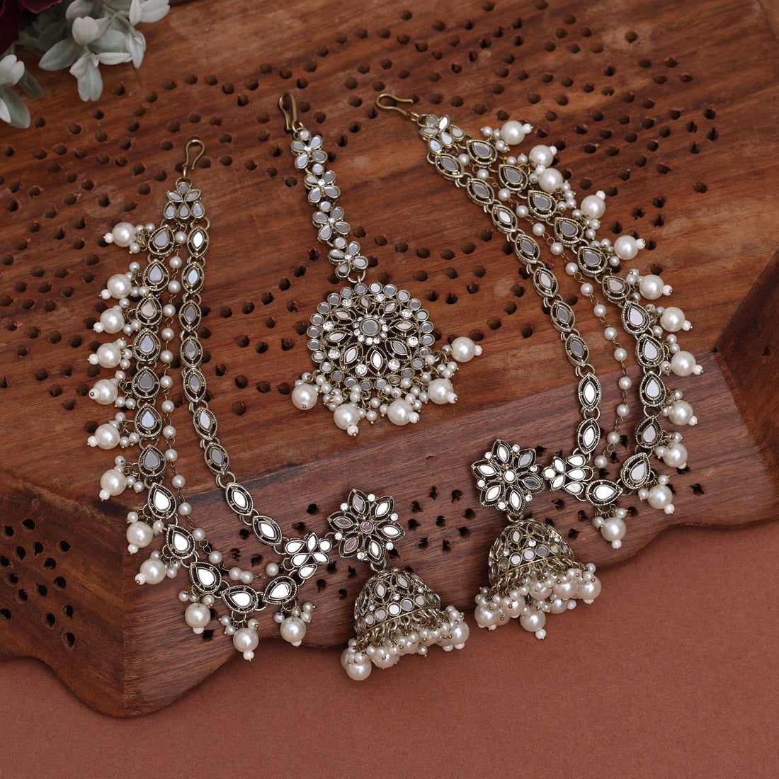 Pearl White Color Mirror Earrings With Maang Tikka