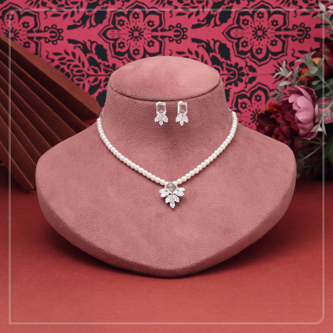 White Color Stone Necklace Set