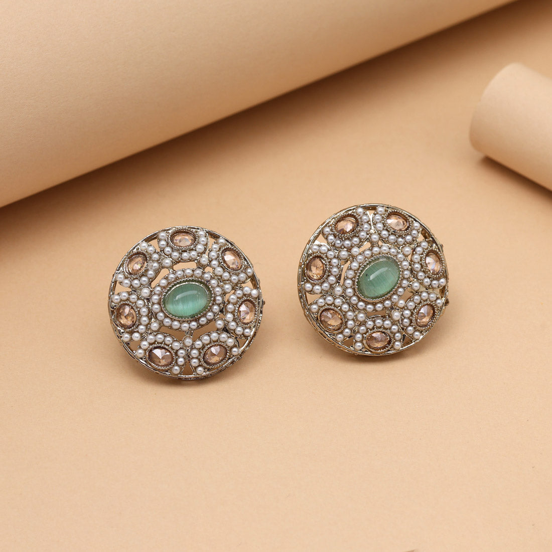 Gentle Pista Green Color Tops Stud Earrings