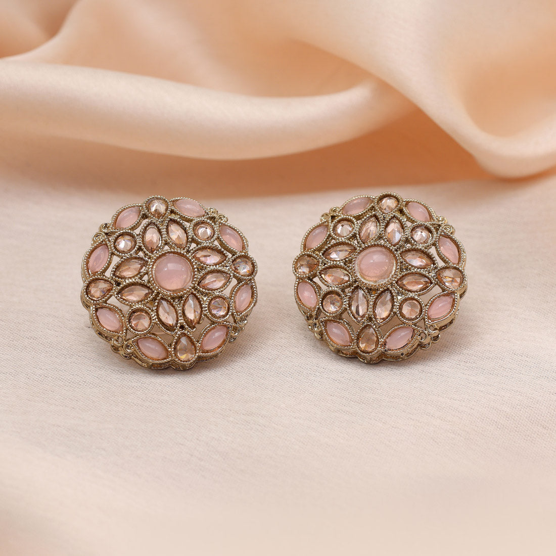 Petal Pink Color Tops Stud Earrings