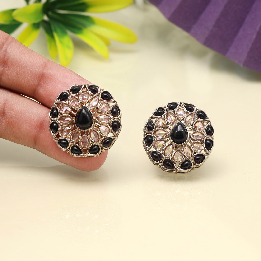 Jet Black Color Tops Stud Earrings