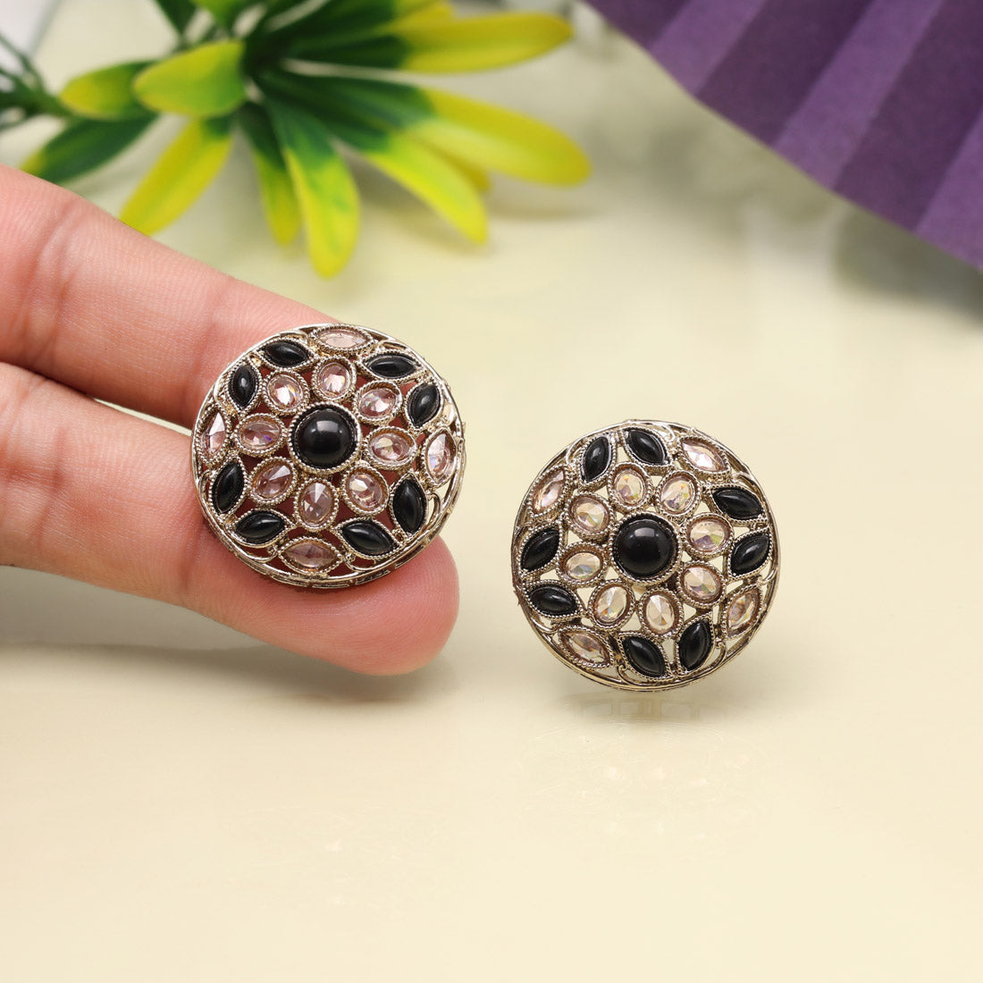 Bold Black Color Tops Stud Earrings