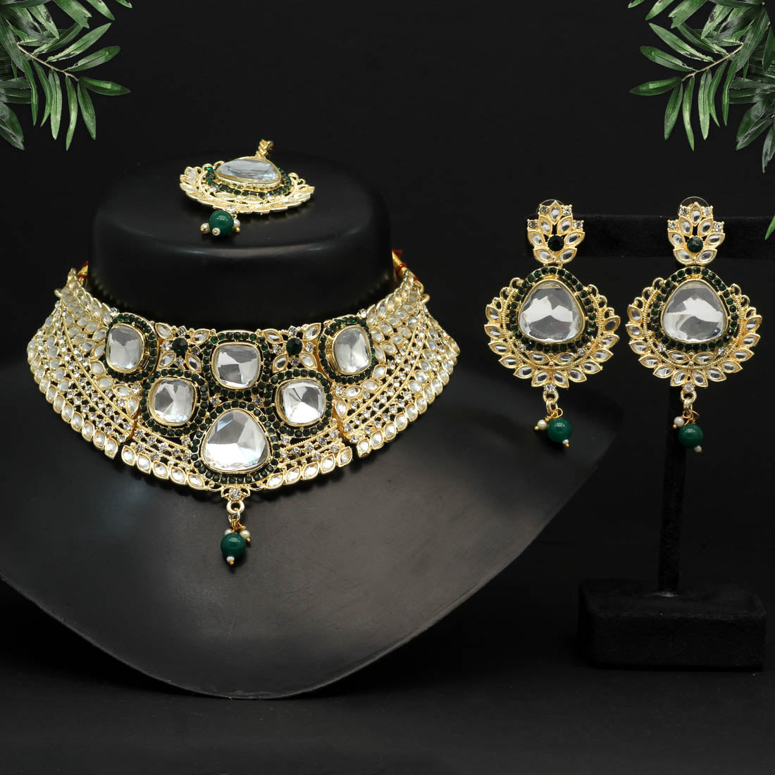 Green Color Choker Kundan Necklace Set (KN1124GRN)
