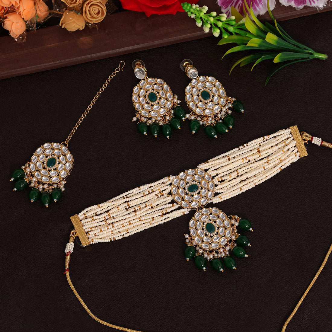 Green Color Choker Kundan Necklace Set (KN1343GRN)