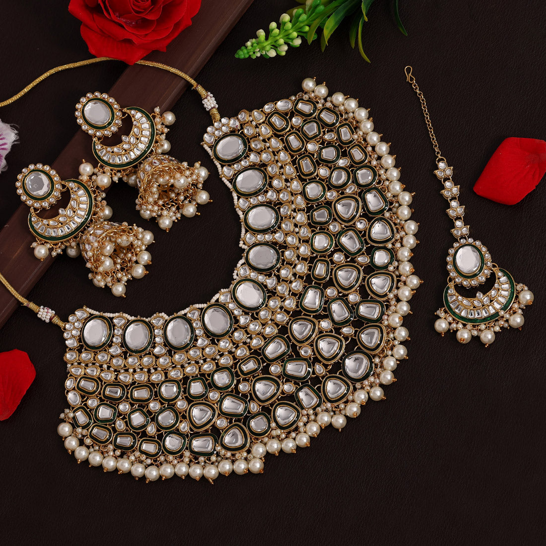 Green Color Kundan Necklace Set (KN1345GRN)