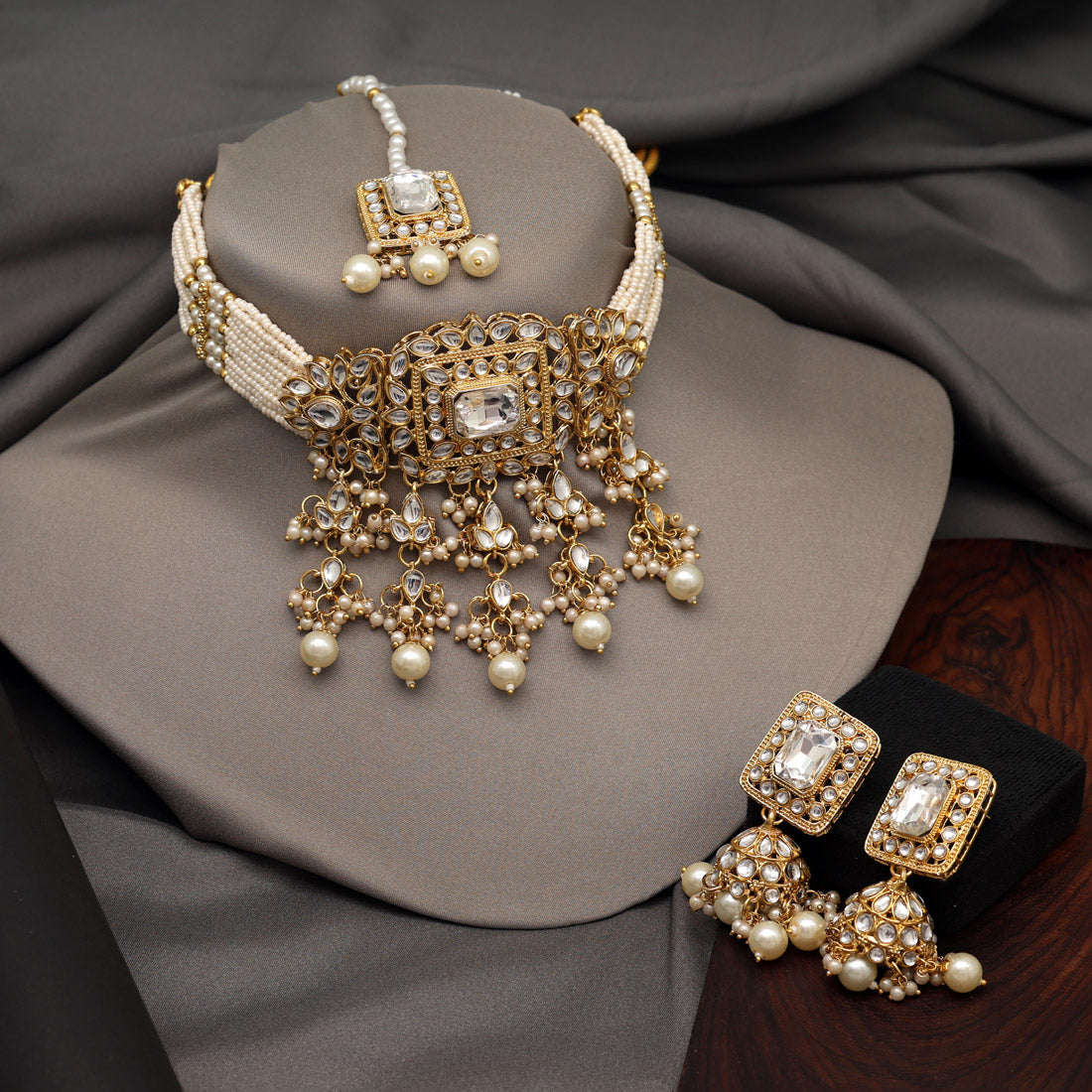 White Color Choker Kundan Necklace Set (KN1357WHT)