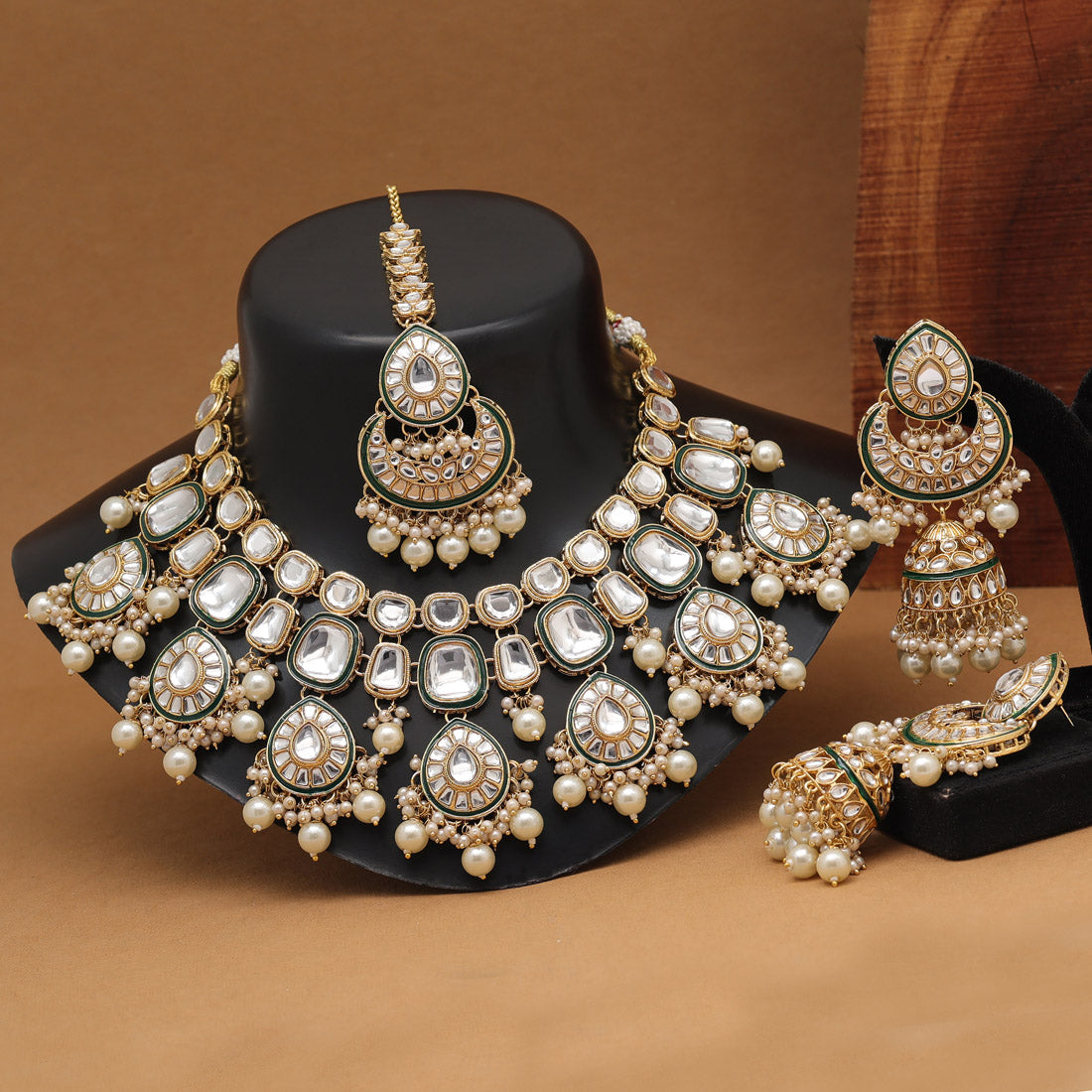 White Color Kundan Necklace Set (KN1377WHT)