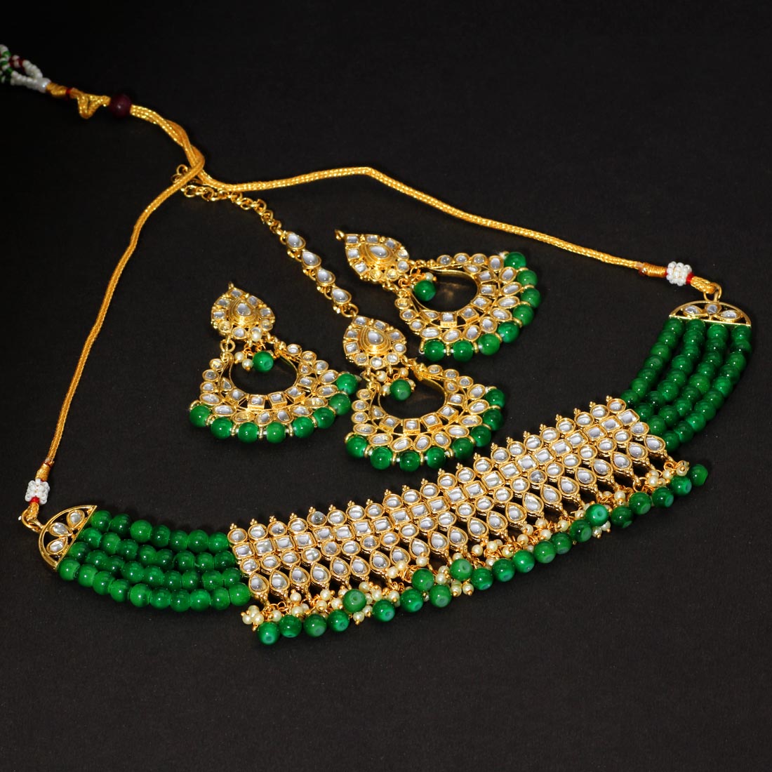 Green Color Kundan Choker Necklace Set (KN137GRN)