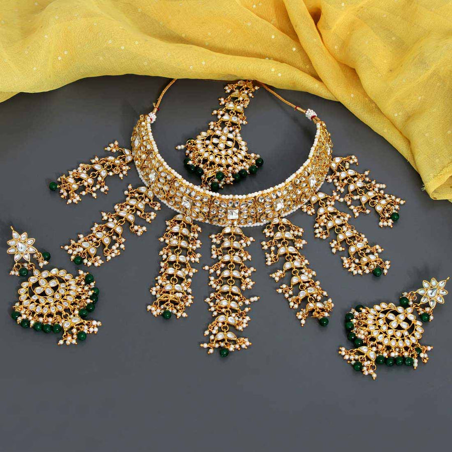 Green Color Kundan Necklace Set (KN822GRN)
