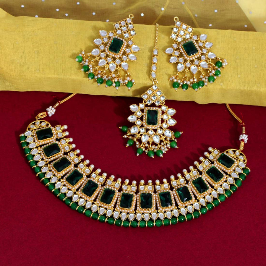 Green Color Kundan Necklace Set (KN864GRN)