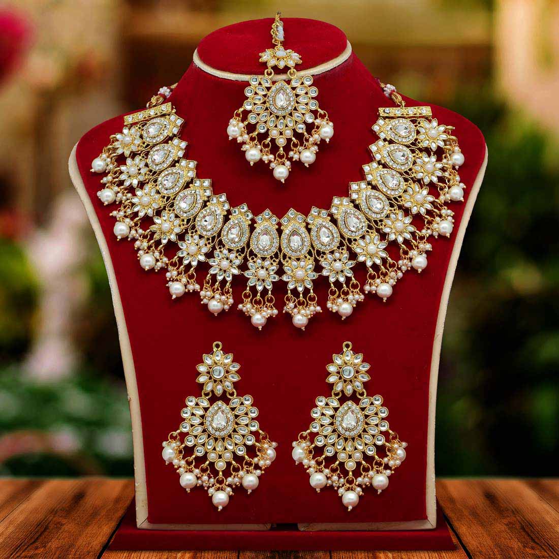 White Color Kundan Necklace Set (KN889WHT)